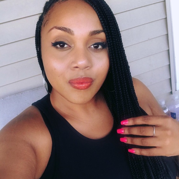 Meet Your Posher! - Picture 3 of 6